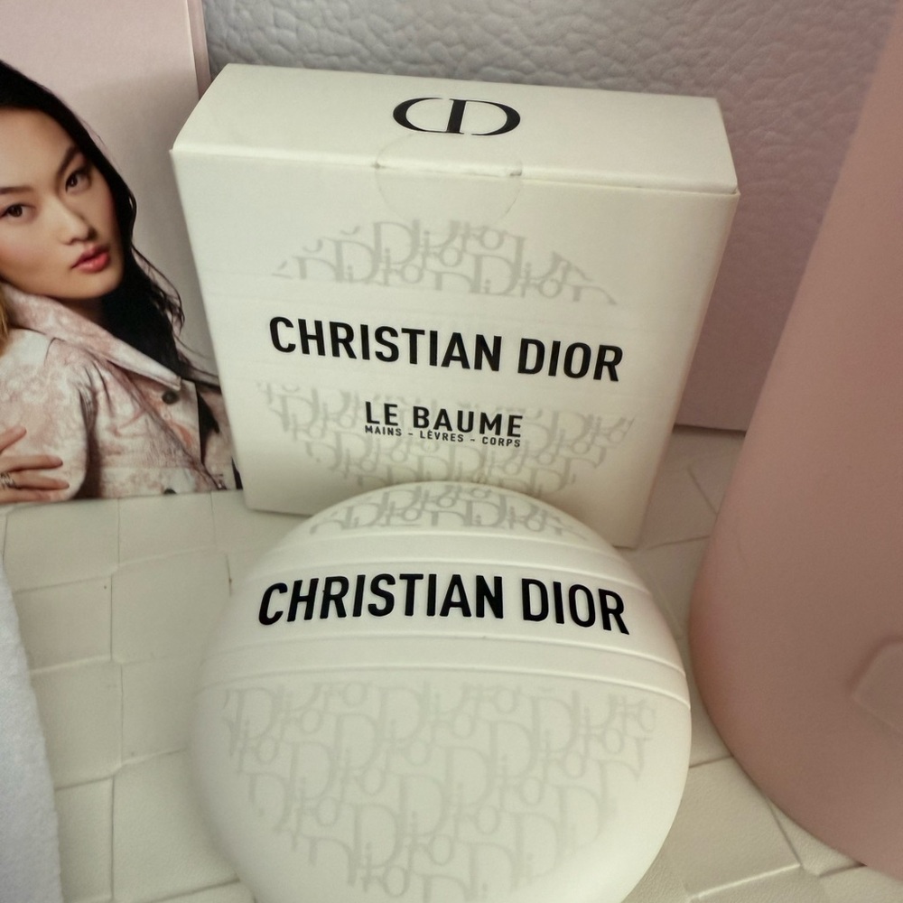 Ultimate Dior Essentials - Picture 5 of 6